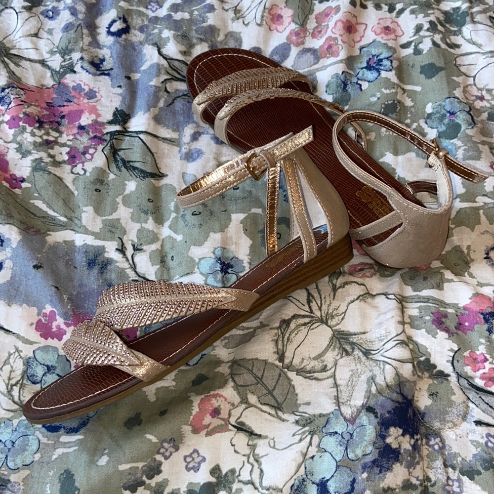 Carlos Santana golden leaf sandals